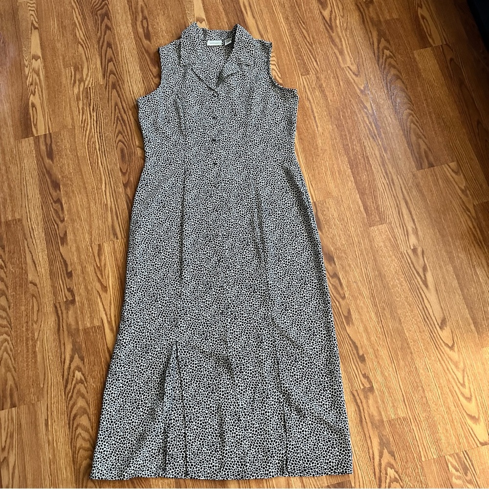 Black and Cream Notched Collar Sleeveless Sheath Midi Dress